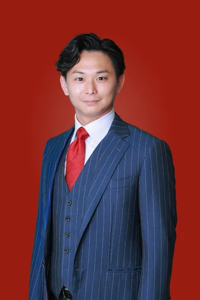 林 栄吾